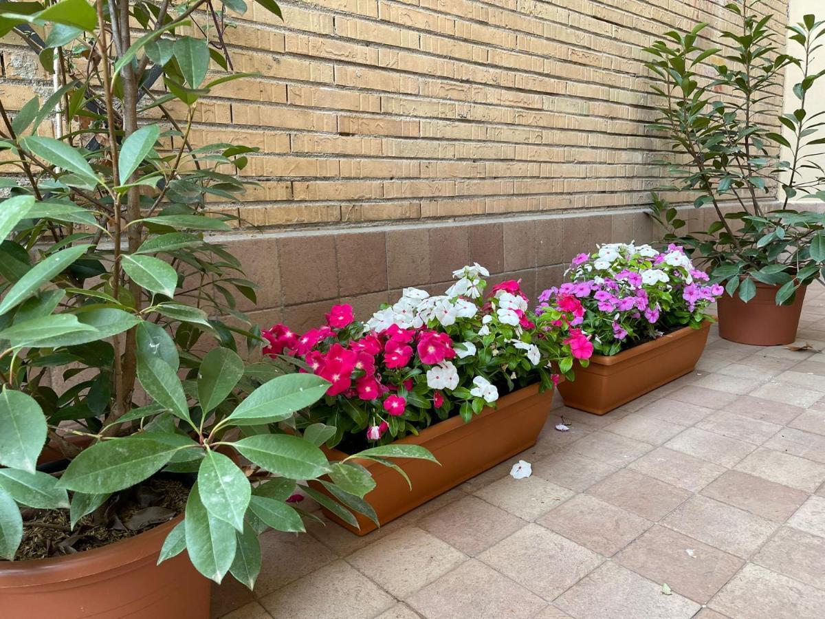 Flowers In Рим Екстер'єр фото